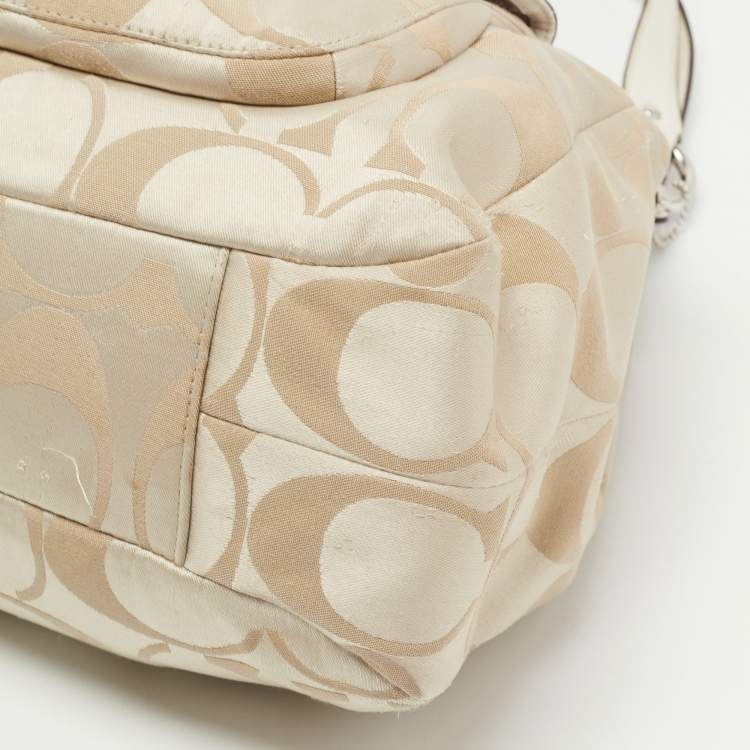 Pre Owned Coach White/Beige Signature Fabric Campbell Hobo