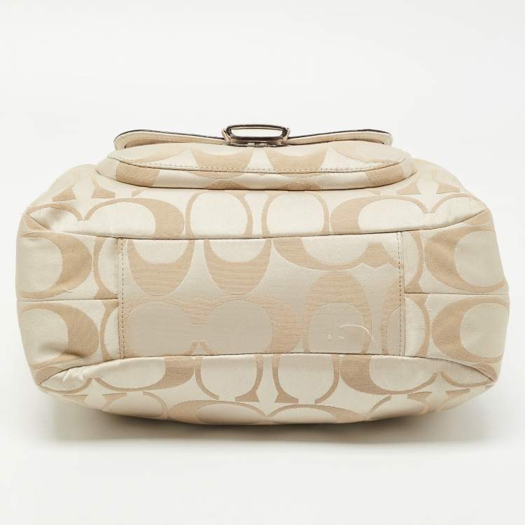 Pre Owned Coach White/Beige Signature Fabric Campbell Hobo