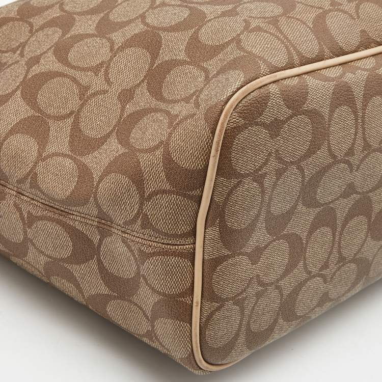 Pre Owned Coach Beige Signature Coated Canvas Park Metro Shopper Tote