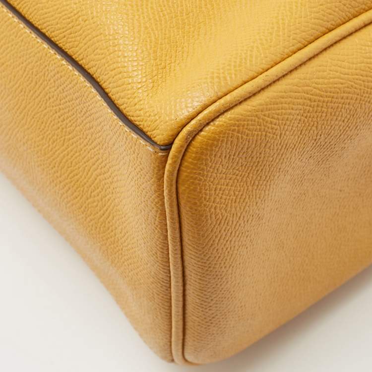 مملوكة مسبقًا Coach Mustard Yellow Leather Mini Bennett Satchel