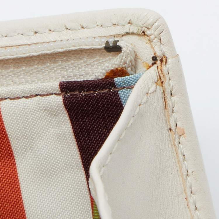 Pre Owned Coach Off White Leather Compact Wallet
