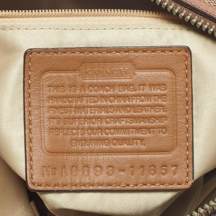 مملوكة مسبقًا Coach Beige/Brown Signature Canvas and Leather Soho Hobo