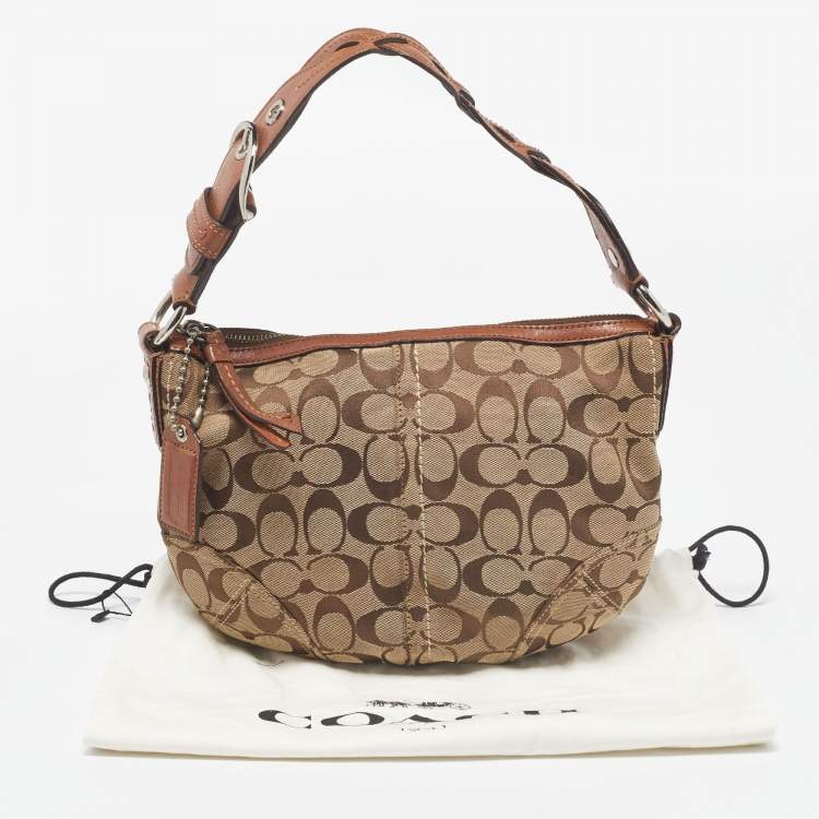مملوكة مسبقًا Coach Beige/Brown Signature Canvas and Leather Soho Hobo