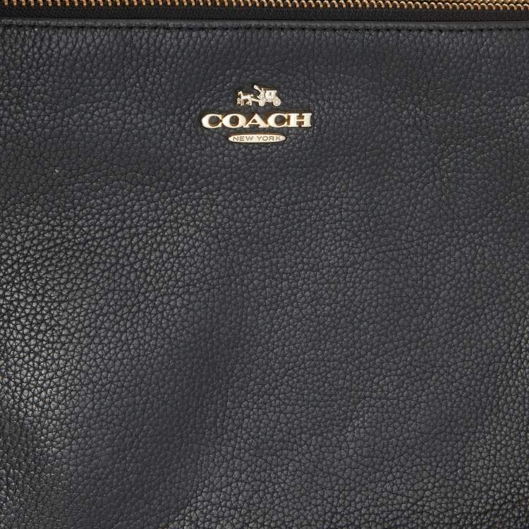 مملوكة مسبقًا Coach Black Leather Zip Crossbody Bag