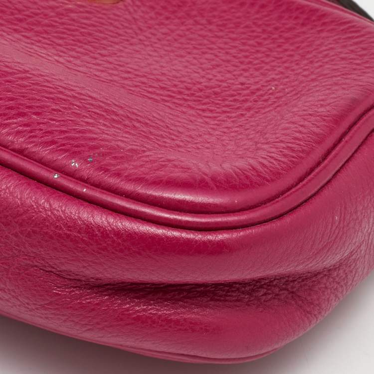 مملوكة مسبقًا Coach Fuchsia Leather Camera Crossbody Bag
