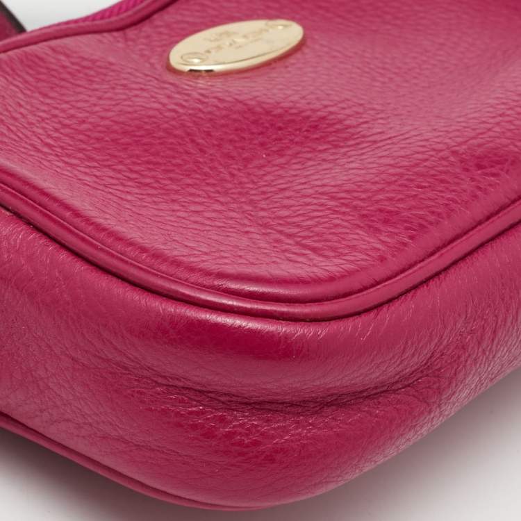 مملوكة مسبقًا Coach Fuchsia Leather Camera Crossbody Bag