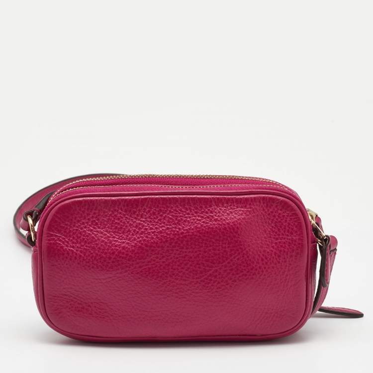مملوكة مسبقًا Coach Fuchsia Leather Camera Crossbody Bag