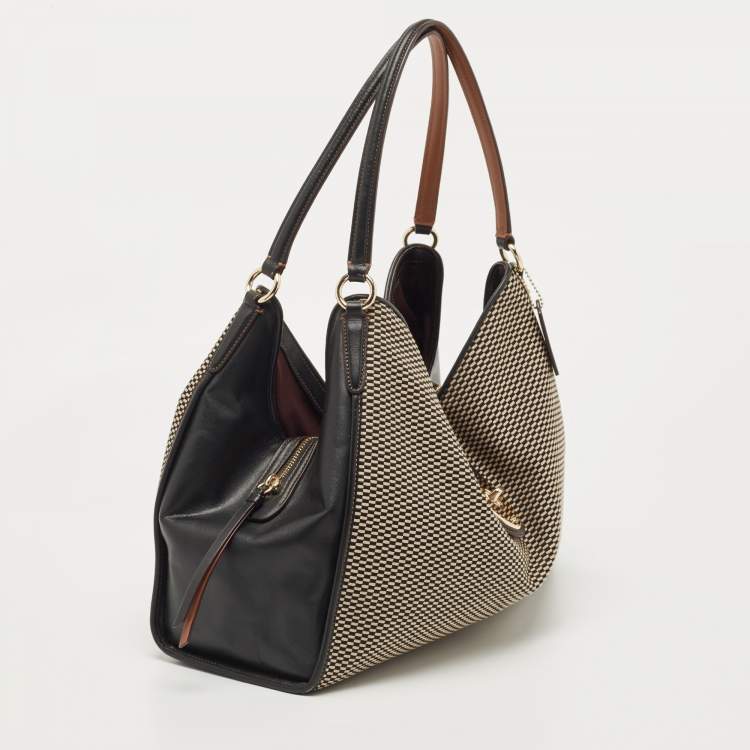 Pre Owned Coach Black/Beige Canvas And Leather Carlyle Shoulder Bag