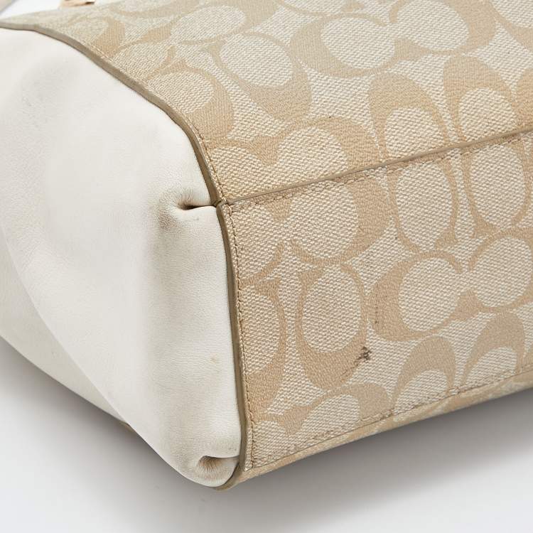 مملوكة مسبقًا Coach Beige/Tan Signature Coated Canvas and Leather Christie Carryall Shoulder Bag