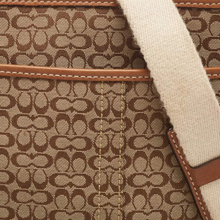 مملوكة مسبقًا Coach Brown/Beige Signature Canvas and Leather Swingpack Crossbody Bag