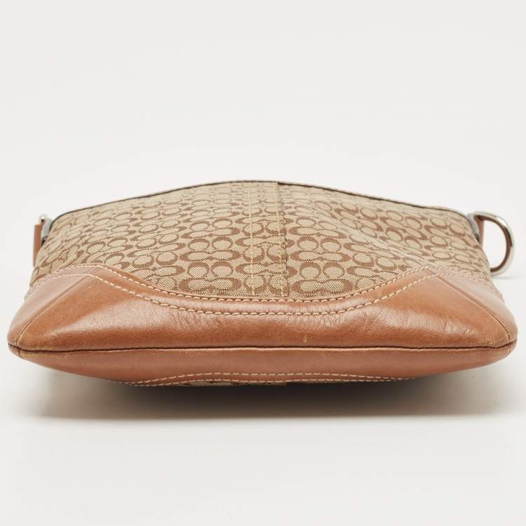 مملوكة مسبقًا Coach Brown/Beige Signature Canvas and Leather Swingpack Crossbody Bag