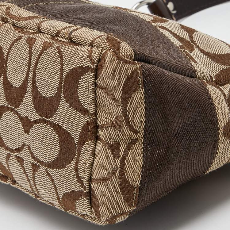 مملوكة مسبقًا Coach Brown/Beige Signature Canvas and Leather Baguette Bag 
