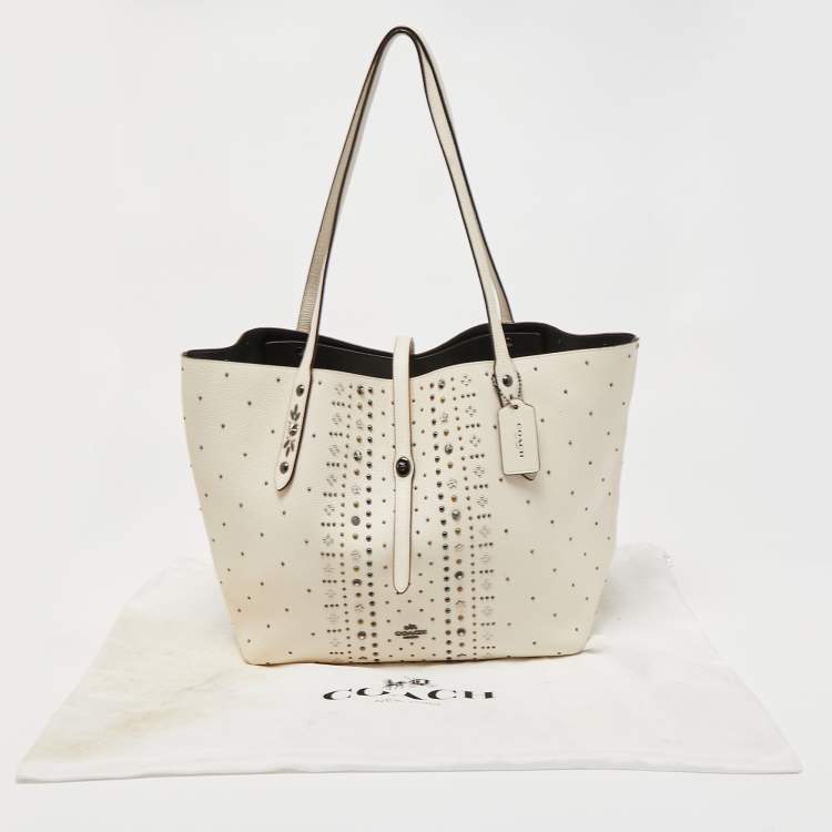 Pre Owned Coach Off White Leather Bandana Rivets Shopper Tote