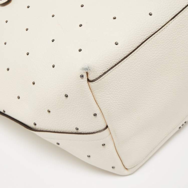 Pre Owned Coach Off White Leather Bandana Rivets Shopper Tote