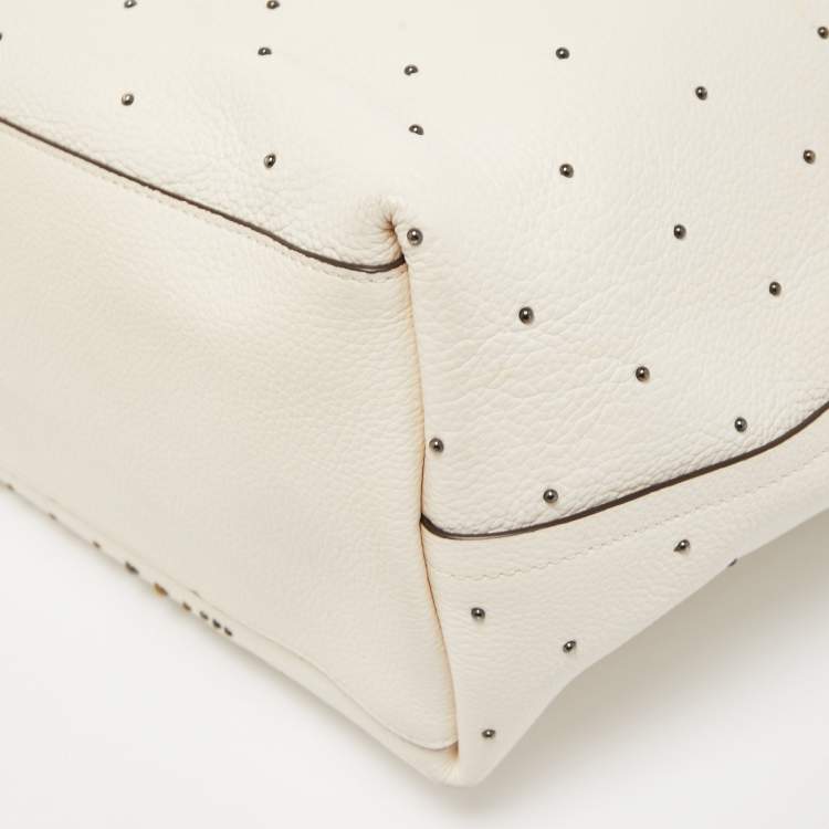 Pre Owned Coach Off White Leather Bandana Rivets Shopper Tote