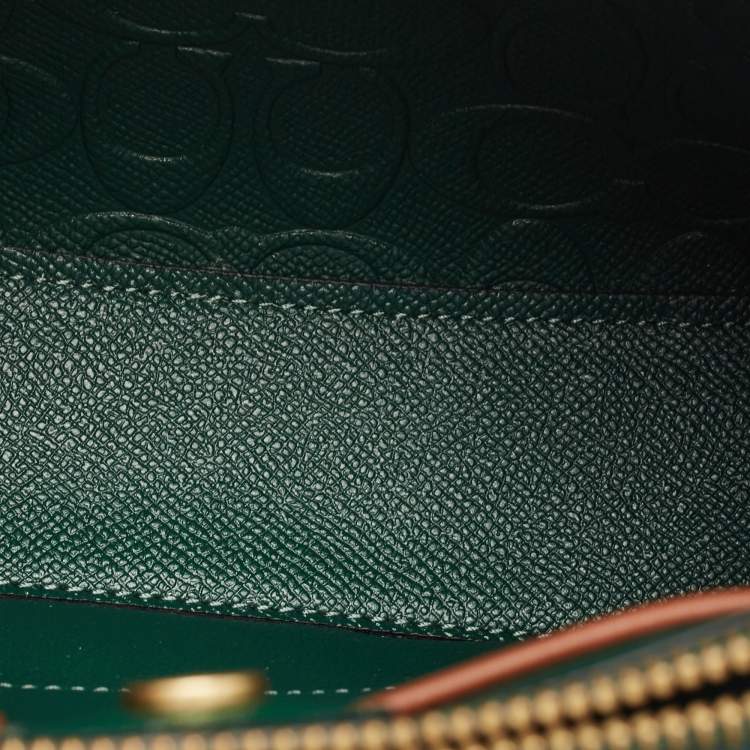 Pre Owned Coach Green Signature Embossed Leather Willow Bucket Bag