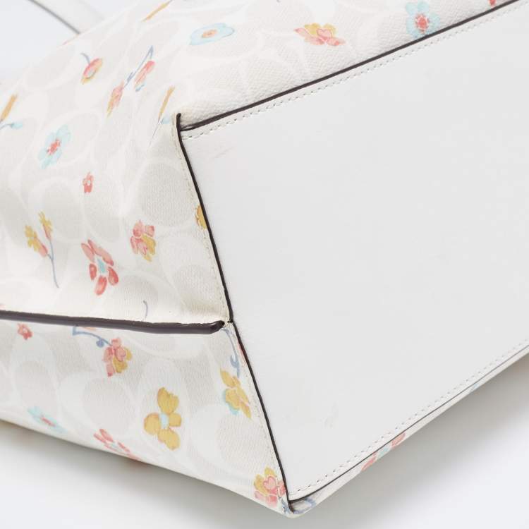 مملوكة مسبقًا Coach White Signature Coated Canvas and Leather Floral Print City Tote