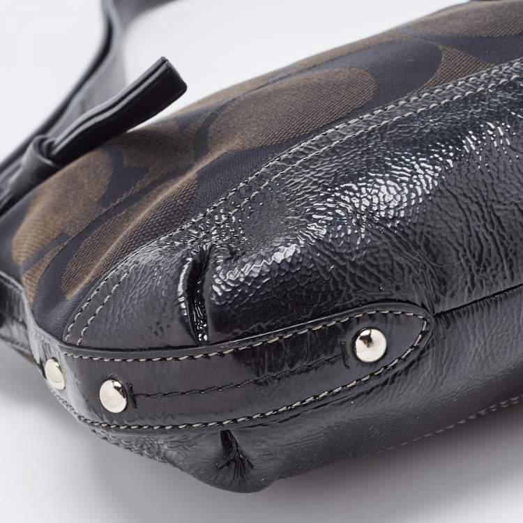 مملوكة مسبقًا Coach Black Signature Canvas and Patent Leather Shoulder Bag