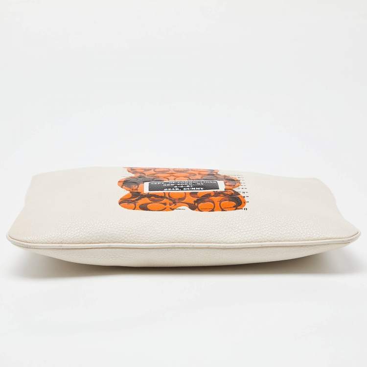Pre Owned Coach Cream/Orange Signature Leather Gummy Bear Zip Pouch
