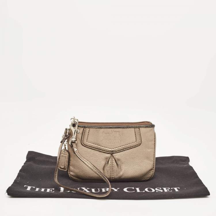 Pre Owned Coach Metallic Leather Zip Wristlet Clutch