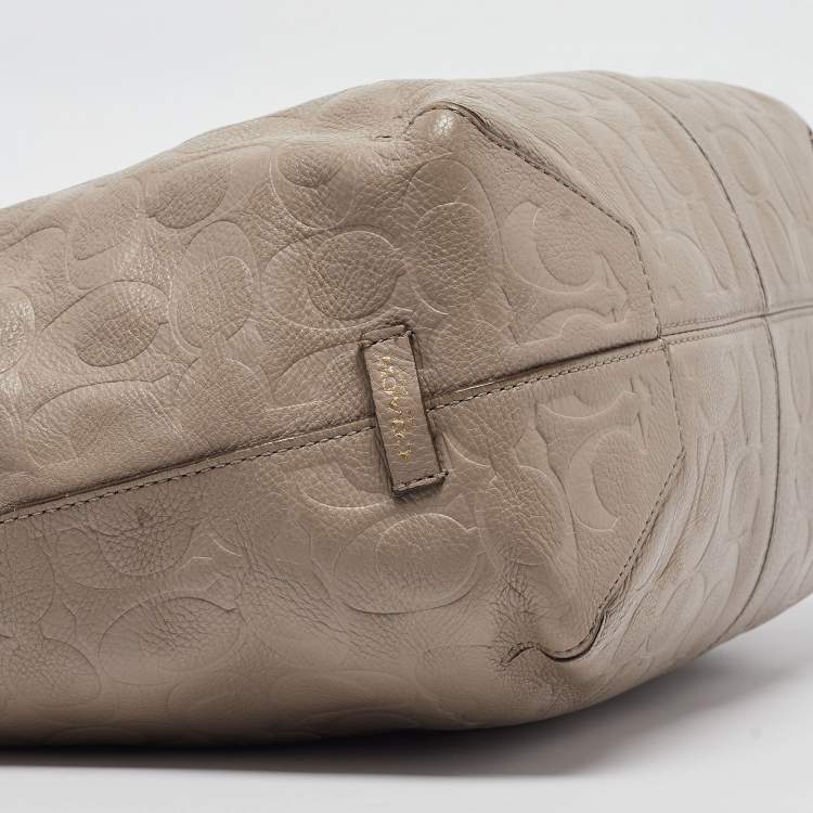 Pre Owned Coach Beige Signature Embossed Leather Bleecker Zip Tote