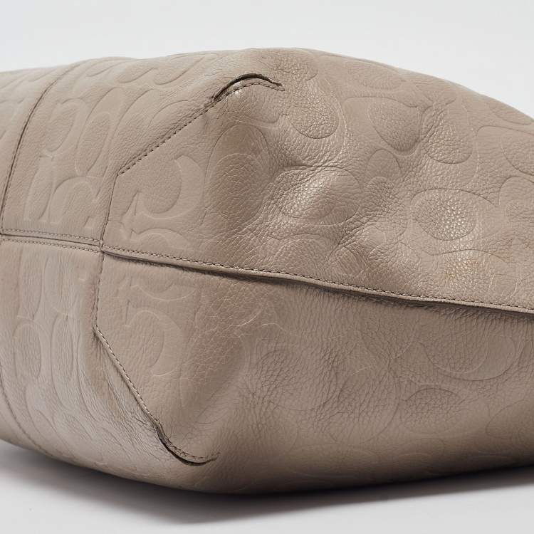 Pre Owned Coach Beige Signature Embossed Leather Bleecker Zip Tote
