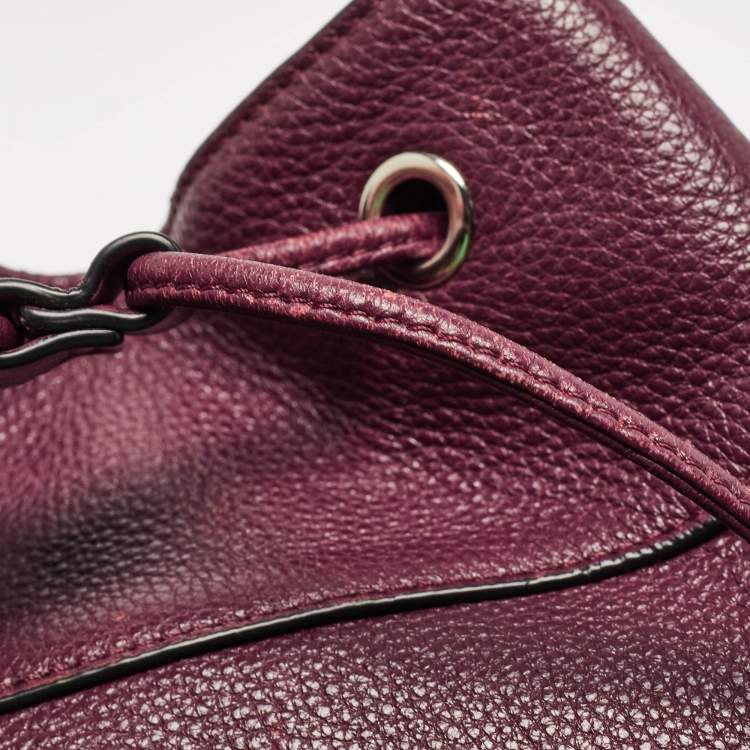 مملوكة مسبقًا Coach Burgundy Leather Drawstring Backpack