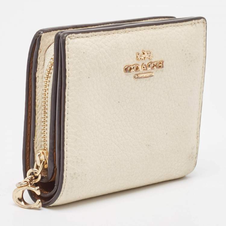 Pre Owned Coach Off White/Brown Leather Snap Compact Wallet