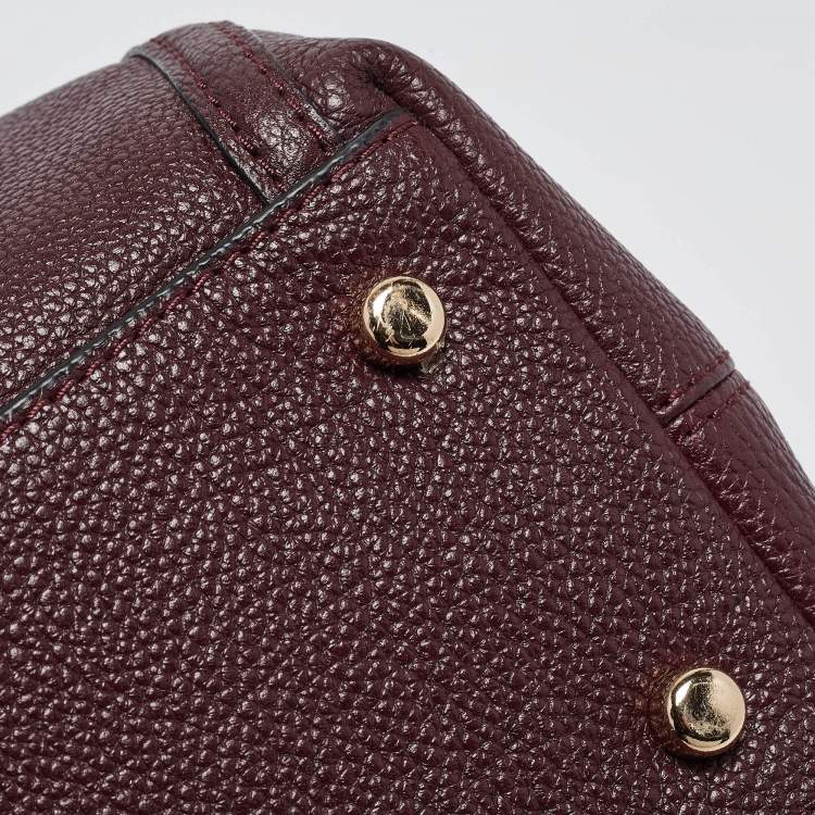 مملوكة مسبقًا Coach Burgundy Leather Turnlock Edie Shoulder Bag
