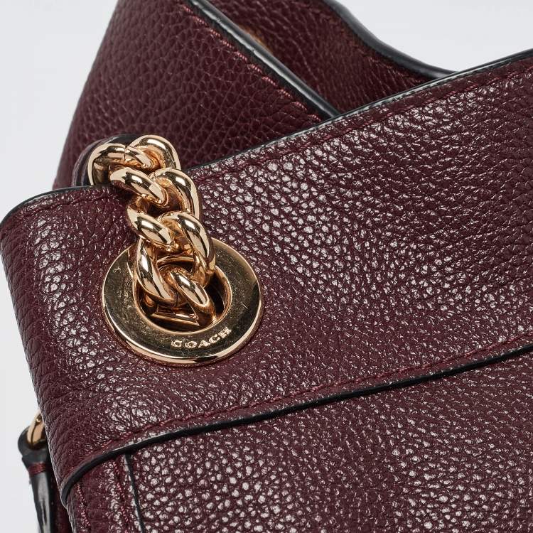 مملوكة مسبقًا Coach Burgundy Leather Turnlock Edie Shoulder Bag
