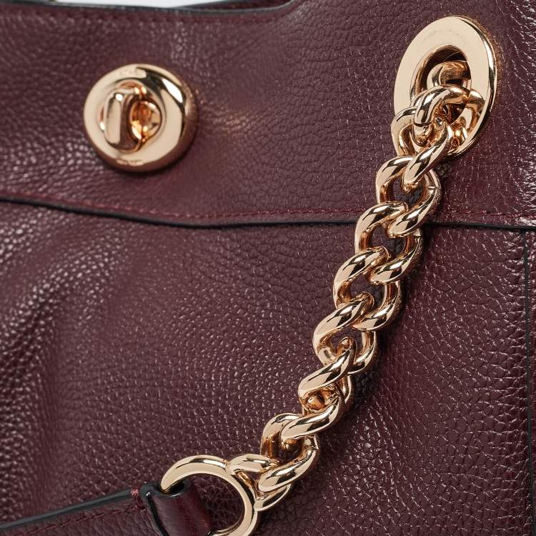 مملوكة مسبقًا Coach Burgundy Leather Turnlock Edie Shoulder Bag