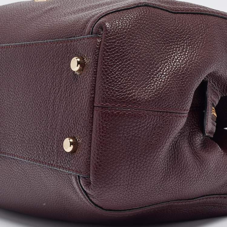 مملوكة مسبقًا Coach Burgundy Leather Turnlock Edie Shoulder Bag