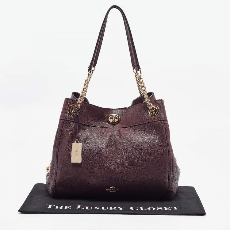 مملوكة مسبقًا Coach Burgundy Leather Turnlock Edie Shoulder Bag