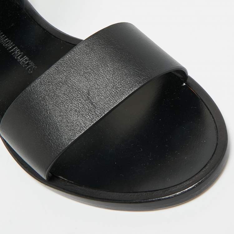 مملوكة مسبقًا Common Projects Track Classic Size 37 Black Leather Ankle Strap Flat Sandals