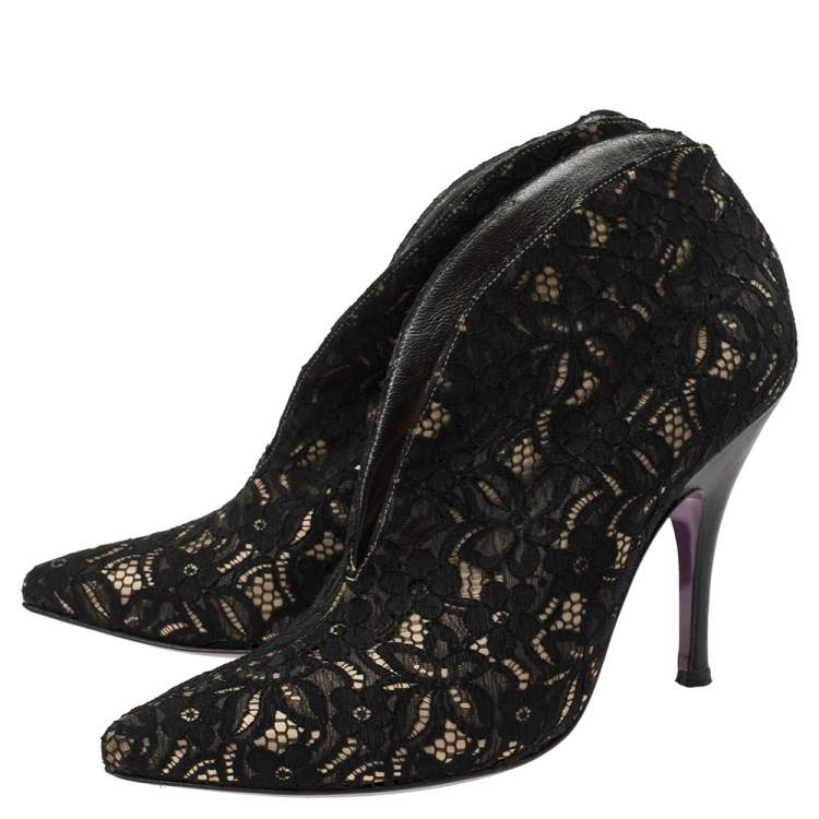 Pre Owned D&G Black Lace Scallop Pointed Toe Ankle Boots Size 38.5