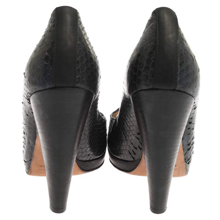 Pre Owned Dolce And Gabbana Blue/Black Python Leather Pumps Size 40 