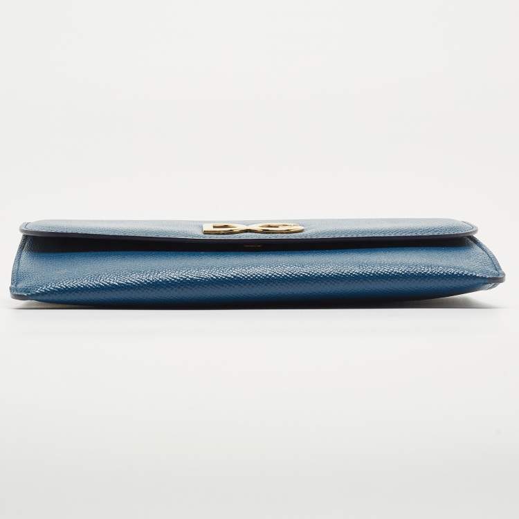 Pre Owned Dolce & Gabbana Blue Grained Leather DG Logo Flap Chain Clutch