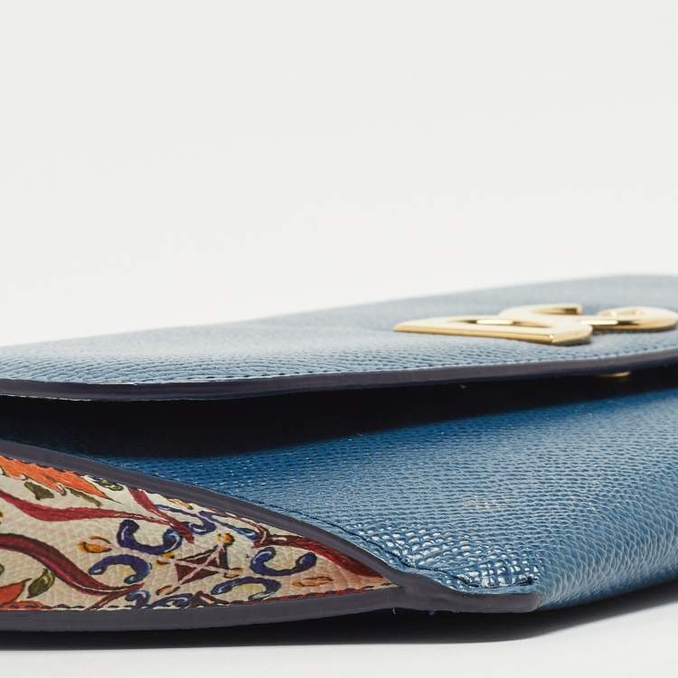 Pre Owned Dolce & Gabbana Blue Grained Leather DG Logo Flap Chain Clutch