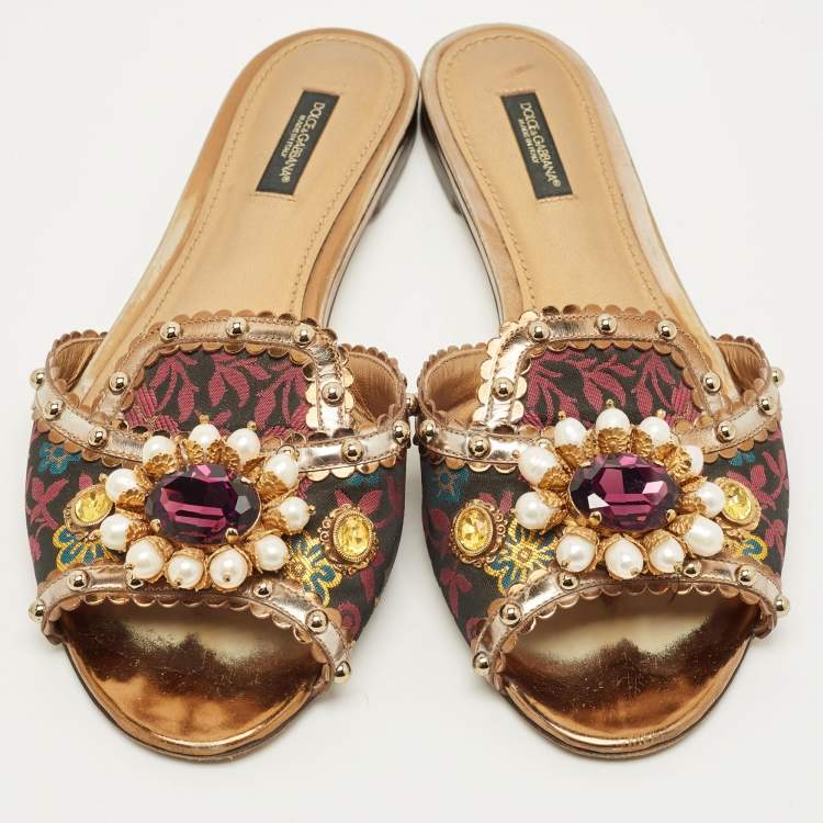Pre Owned D&G Size 39.5 Multicolor Brocade Fabric and Patent Leather Faux Peal Crystal Embellished Flat Slide