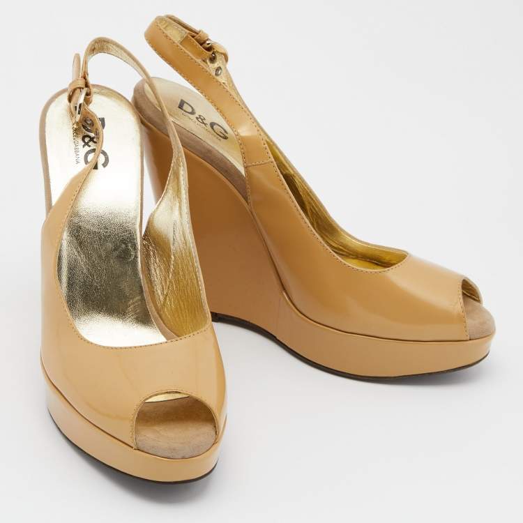 Pre Owned D&G Beige Patent Leather Peep Toe Slingback Wedge Sandals Size 38.5