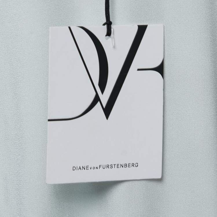 مملوكة مسبقًا Diane Von Furstenberg Grey/blue Leopard Rain Spots Printed Silk Delancey Short Wrap Dress S