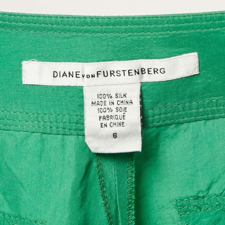 Pre Owned Diane Von Furstenberg Green Silk Belted Shorts M