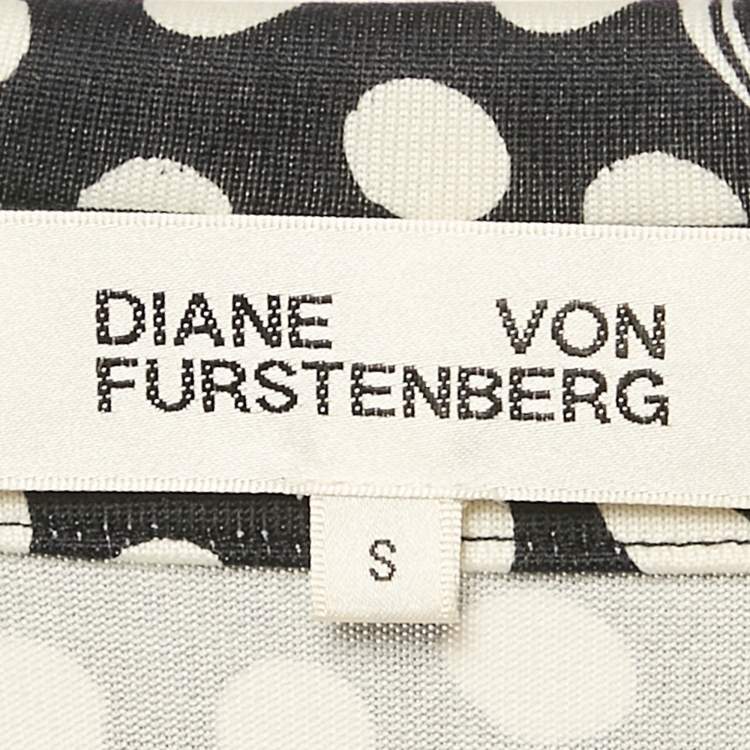 Pre Owned Diane Von Furstenberg Navy Blue/White Floral Print Jersey Wrap Dress S