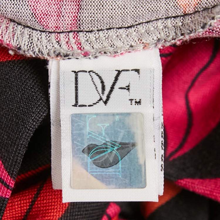 Pre Owned Diane Von Furstenberg Black Lips Print Silk Jersey Wrap Dress M