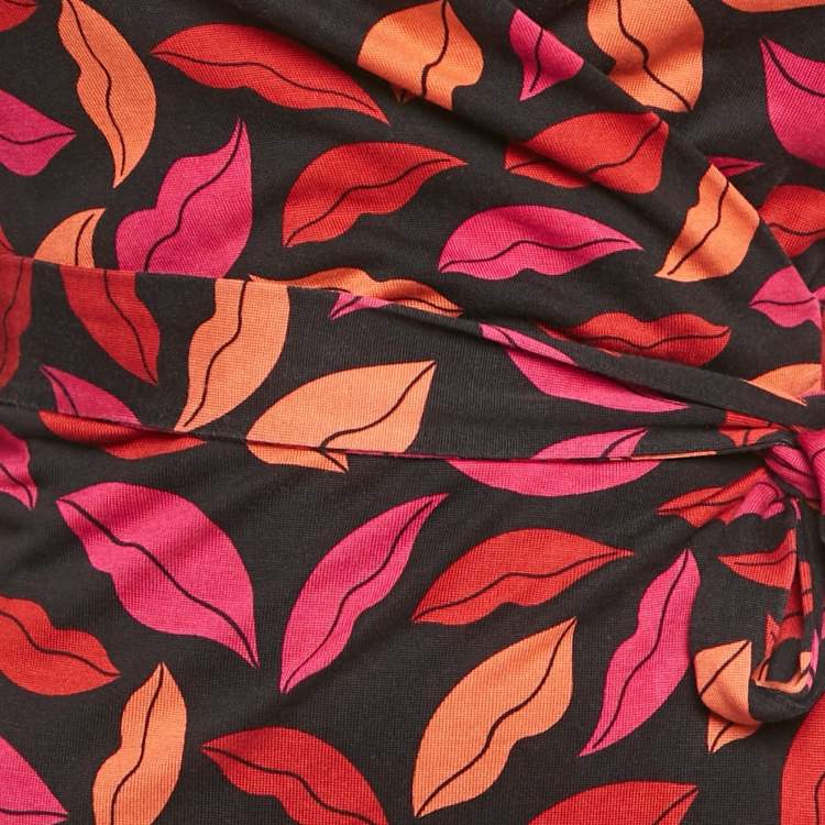 Pre Owned Diane Von Furstenberg Black Lips Print Silk Jersey Wrap Dress M