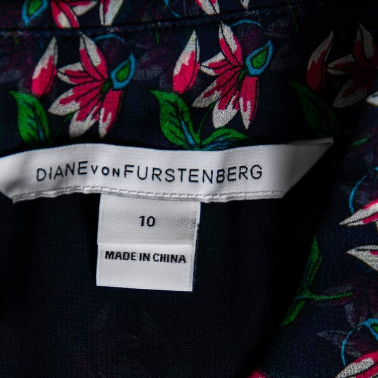 Pre Owned Diane von Furstenberg Blue Floral Printed Pleated Front Sleeveless Top L