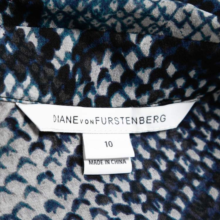 مملوكة مسبقًا Diane von Furstenberg Blue Python Print Silk Chiffon Lorelei Shirt L