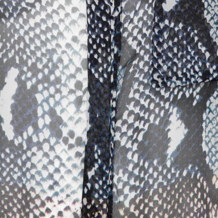 مملوكة مسبقًا Diane von Furstenberg Blue Python Print Silk Chiffon Lorelei Shirt L