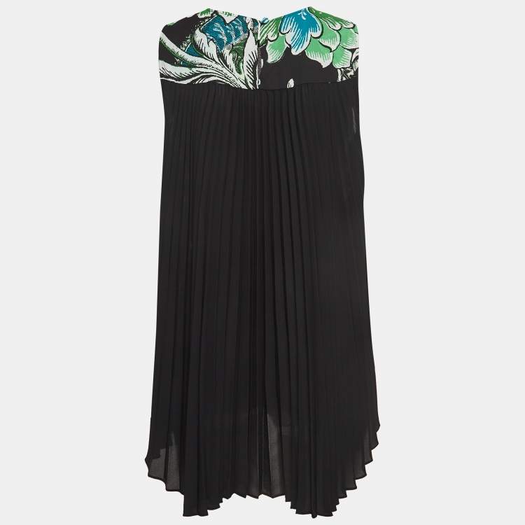 Pre Owned Diane von Furstenberg Green/Black Floral Printed Crepe Silvie Blouse S