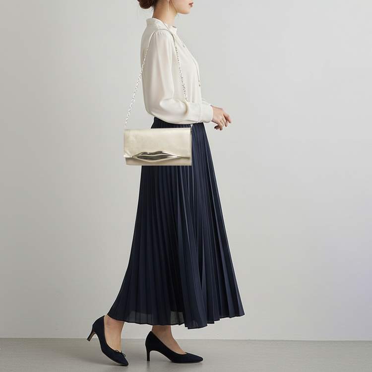 Pre Owned Diane Von Furstenberg Flirty Lips Metallic Beige Leather Shoulder Bag